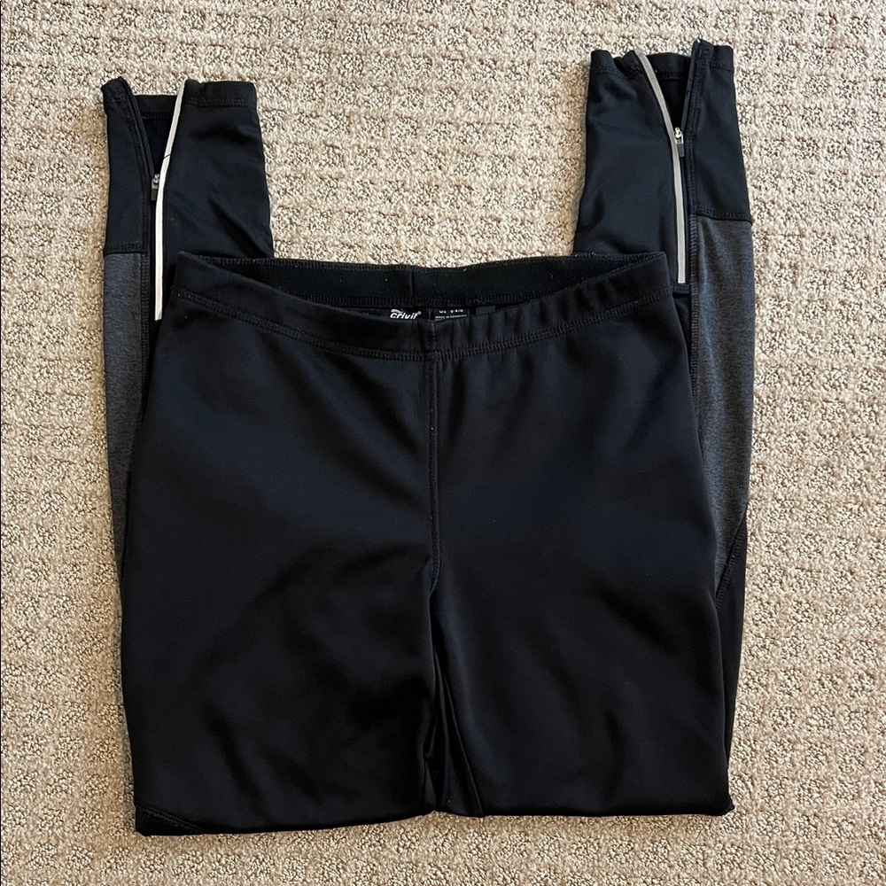 Black and grey gym leggings